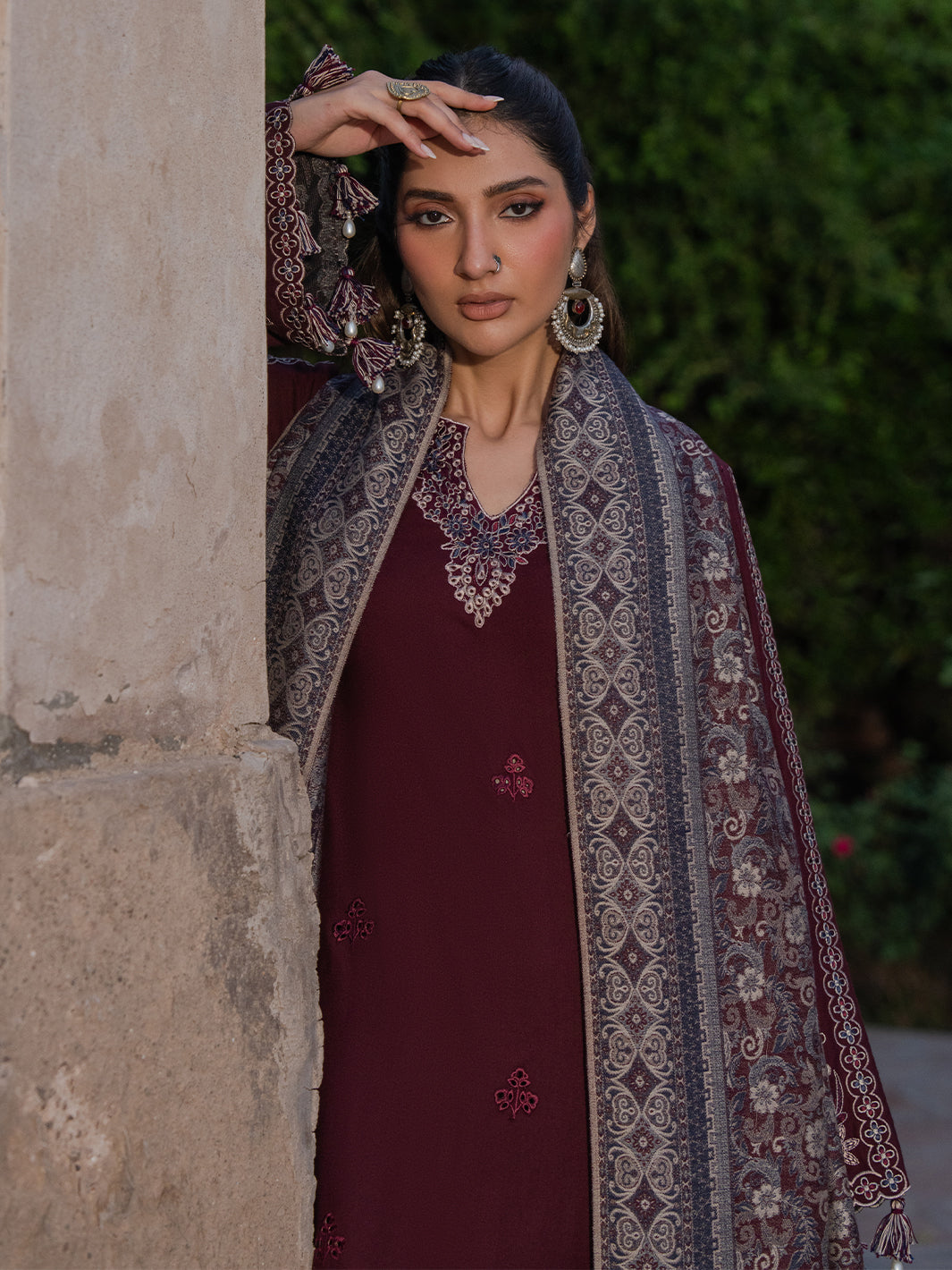 IZEL WINTER UNSTITCHED DHANAK EMBROIDERED 3PC WITH WOOL PRINTED SHAWL