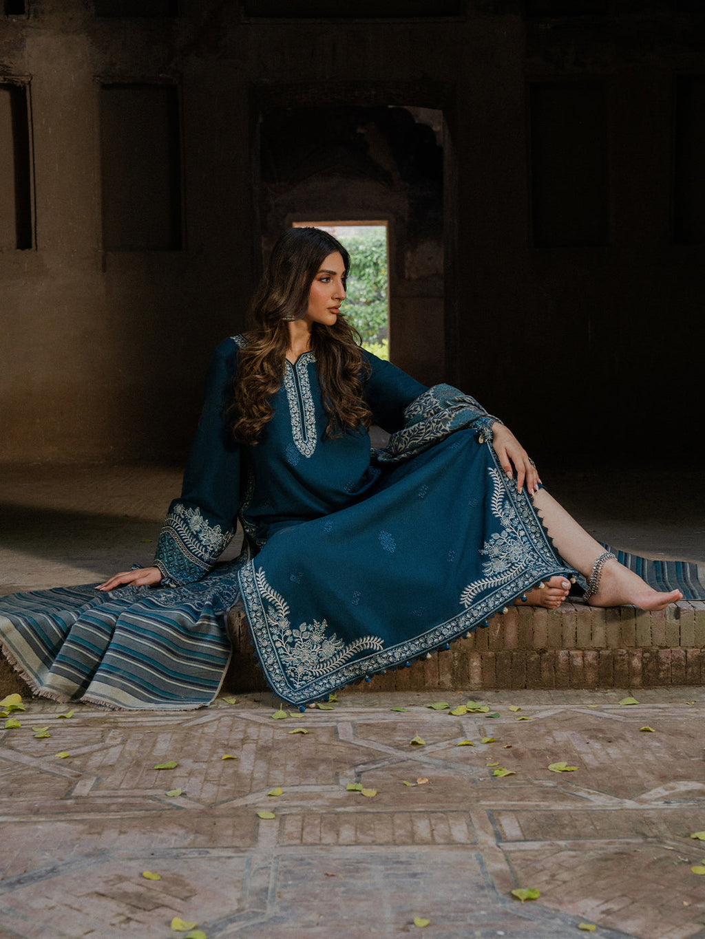 IZEL LUXURY UNSTITCHED WINTER DHANAK EMBROIDERED 3PC WITH DIGITAL PRINTED WOOL SHAWL