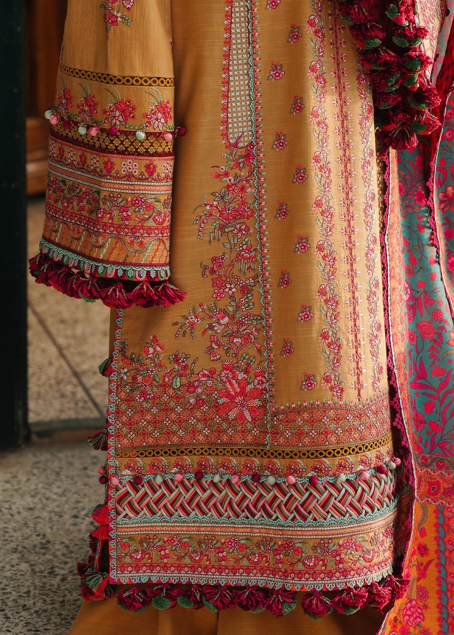 HUSSAIN REHAR LUXURY UNSTITCHED DHANAK EMBROIDERED 3PC WITH PRINTED SHAWL