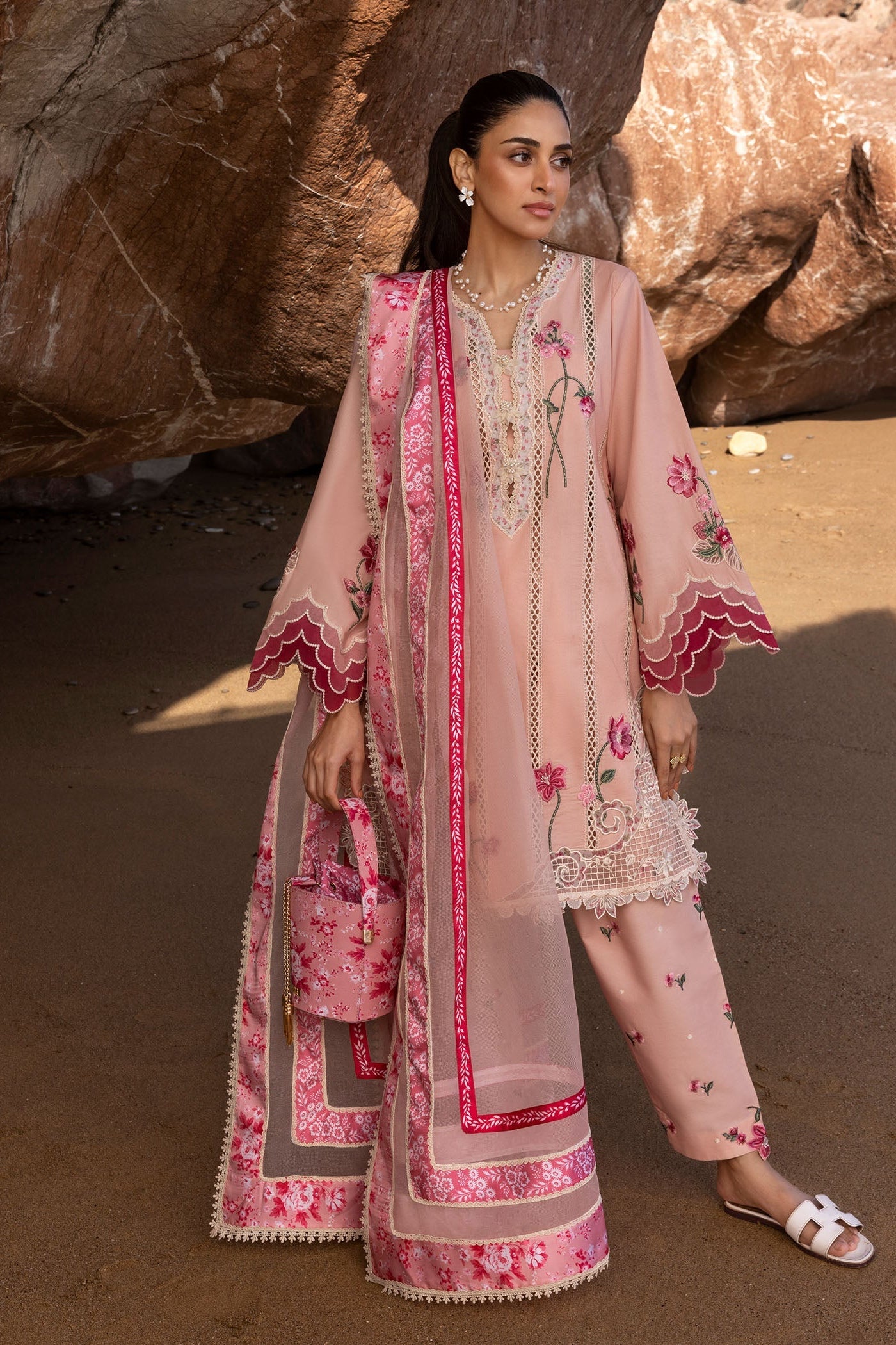 CRIMSON WINTER UNSTITCHED DHANAK EMBROIDERED 3PC WITH PRINTED COTRAI WOOL SHAWL