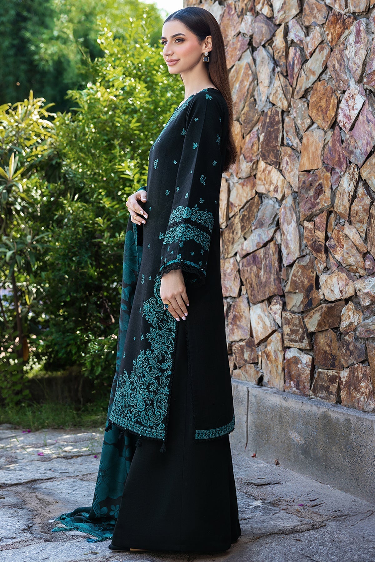 FARASHA-3PC KHADDAR EMBROIDERED SHIRT WITH COURTRAI PRINTED SHAWL AND TROUSER-WM-4391