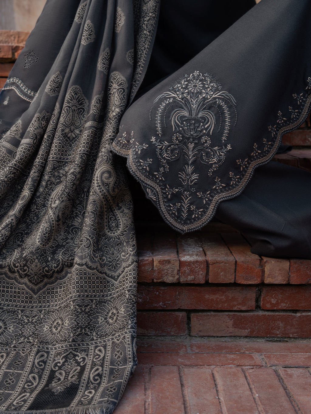 IZEL LUXURY UNSTITCHED WINTER DHANAK EMBROIDERED 3PC WITH DIGITAL PRINTED WOOL SHAWL