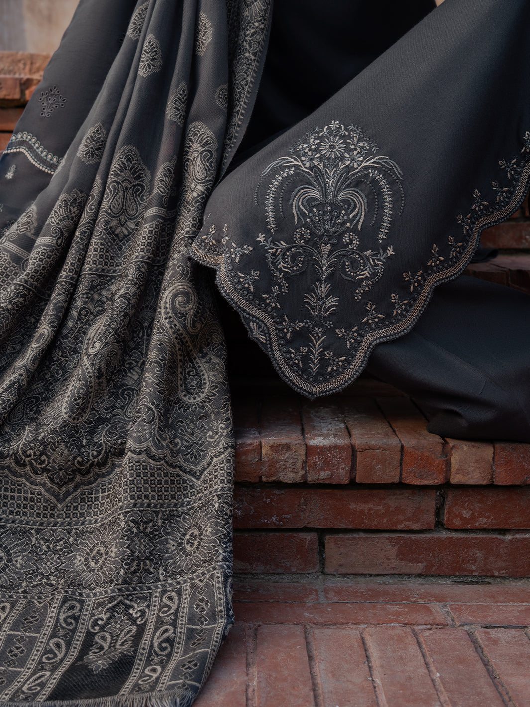 IZEL LUXURY UNSTITCHED WINTER DHANAK EMBROIDERED 3PC WITH DIGITAL PRINTED WOOL SHAWL