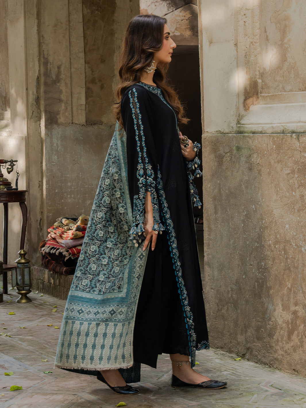 IZEL LUXURY UNSTITCHED WINTER DHANAK EMBROIDERED 3PC WITH DIGITAL PRINTED WOOL SHAWL