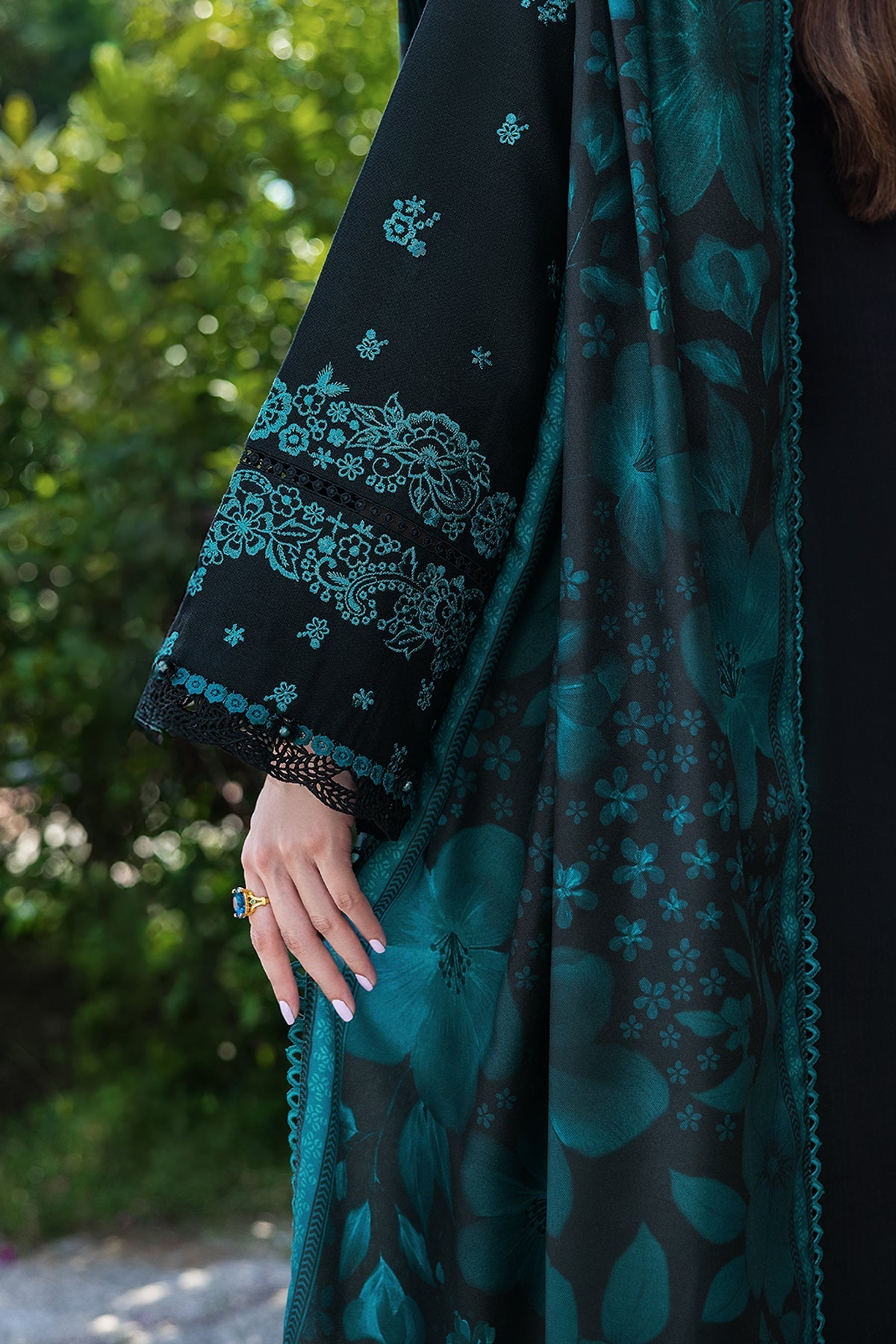 FARASHA-3PC KHADDAR EMBROIDERED SHIRT WITH COURTRAI PRINTED SHAWL AND TROUSER-WM-4391