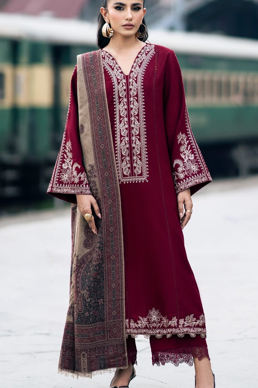 IZEL WINTER UNSTITCHED DHANAK 3PC WITH PRINTED SHAWL