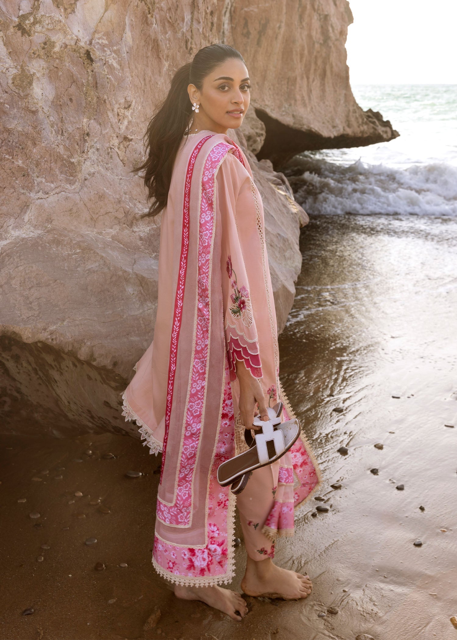 CRIMSON WINTER UNSTITCHED DHANAK EMBROIDERED 3PC WITH PRINTED COTRAI WOOL SHAWL