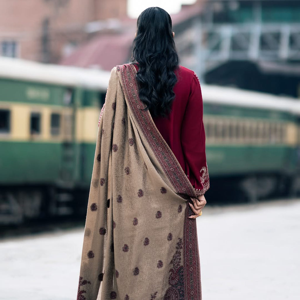 IZEL WINTER UNSTITCHED DHANAK 3PC WITH PRINTED SHAWL