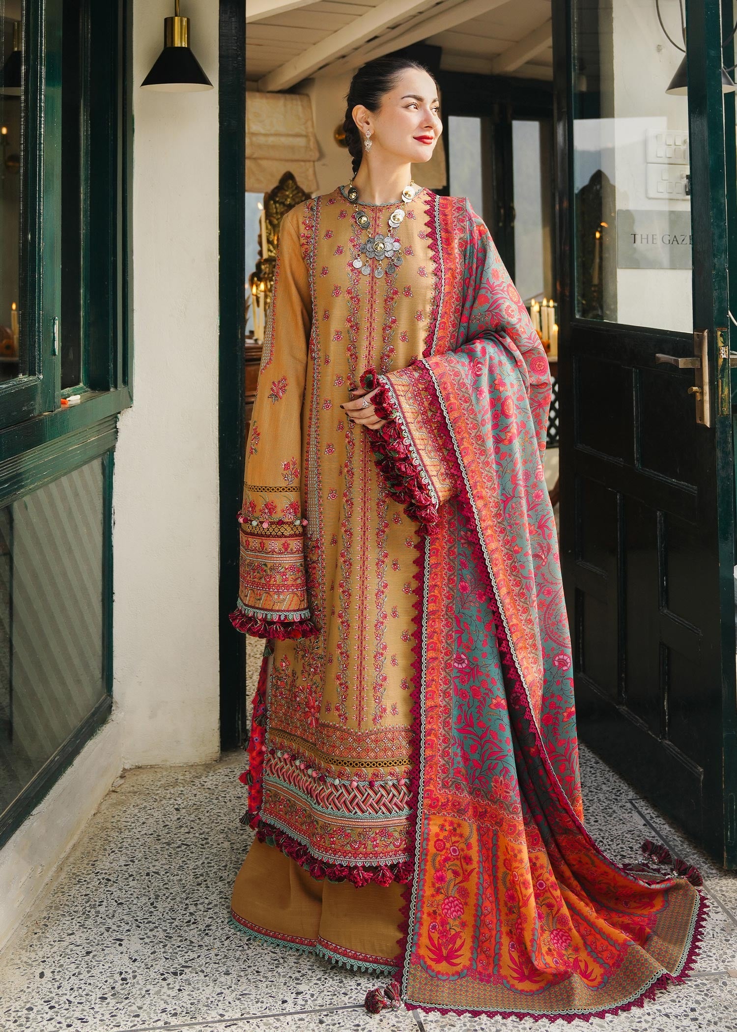 HUSSAIN REHAR LUXURY UNSTITCHED DHANAK EMBROIDERED 3PC WITH PRINTED SHAWL