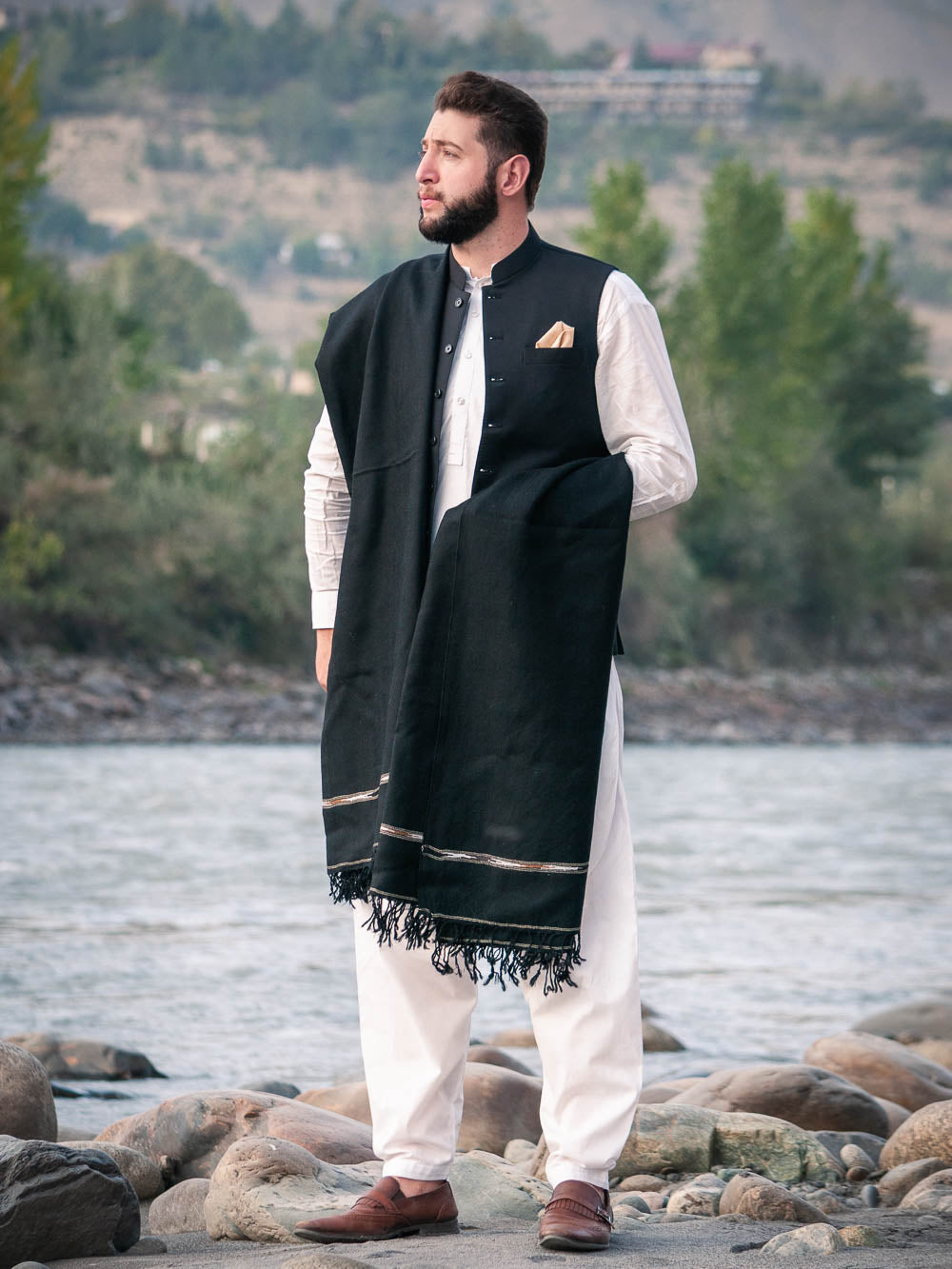 BLACK PASHMINA WOOLEN SHAWL FOR MEN LIGHT-WEIGHT