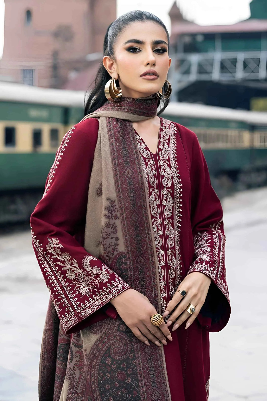 IZEL WINTER UNSTITCHED DHANAK 3PC WITH PRINTED SHAWL