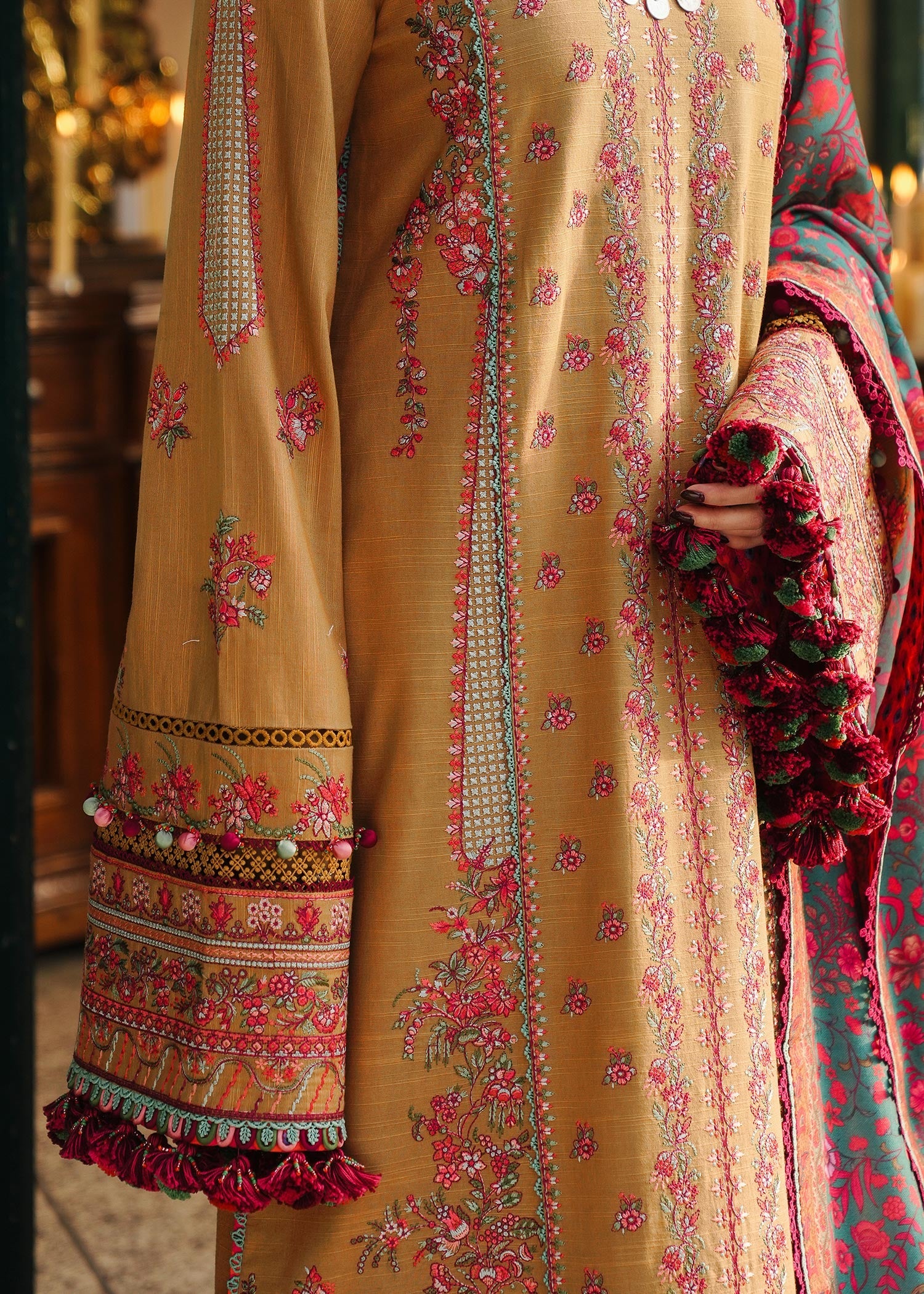 HUSSAIN REHAR LUXURY UNSTITCHED DHANAK EMBROIDERED 3PC WITH PRINTED SHAWL